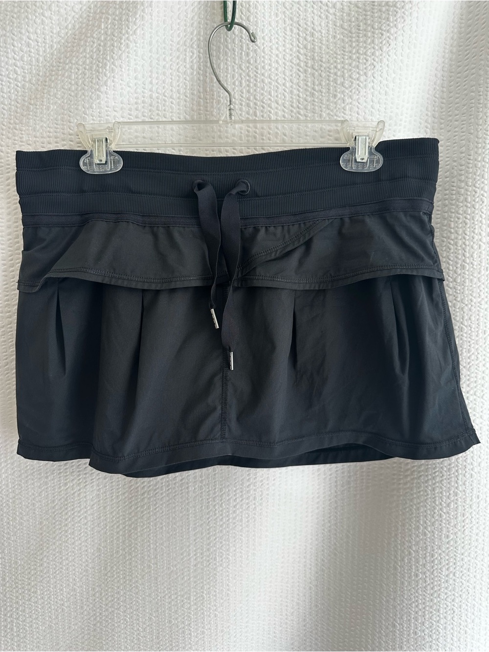 Lululemon Run Speed Squad Black Ruffle Running Tennis Skirt Skort Size 8 Retro